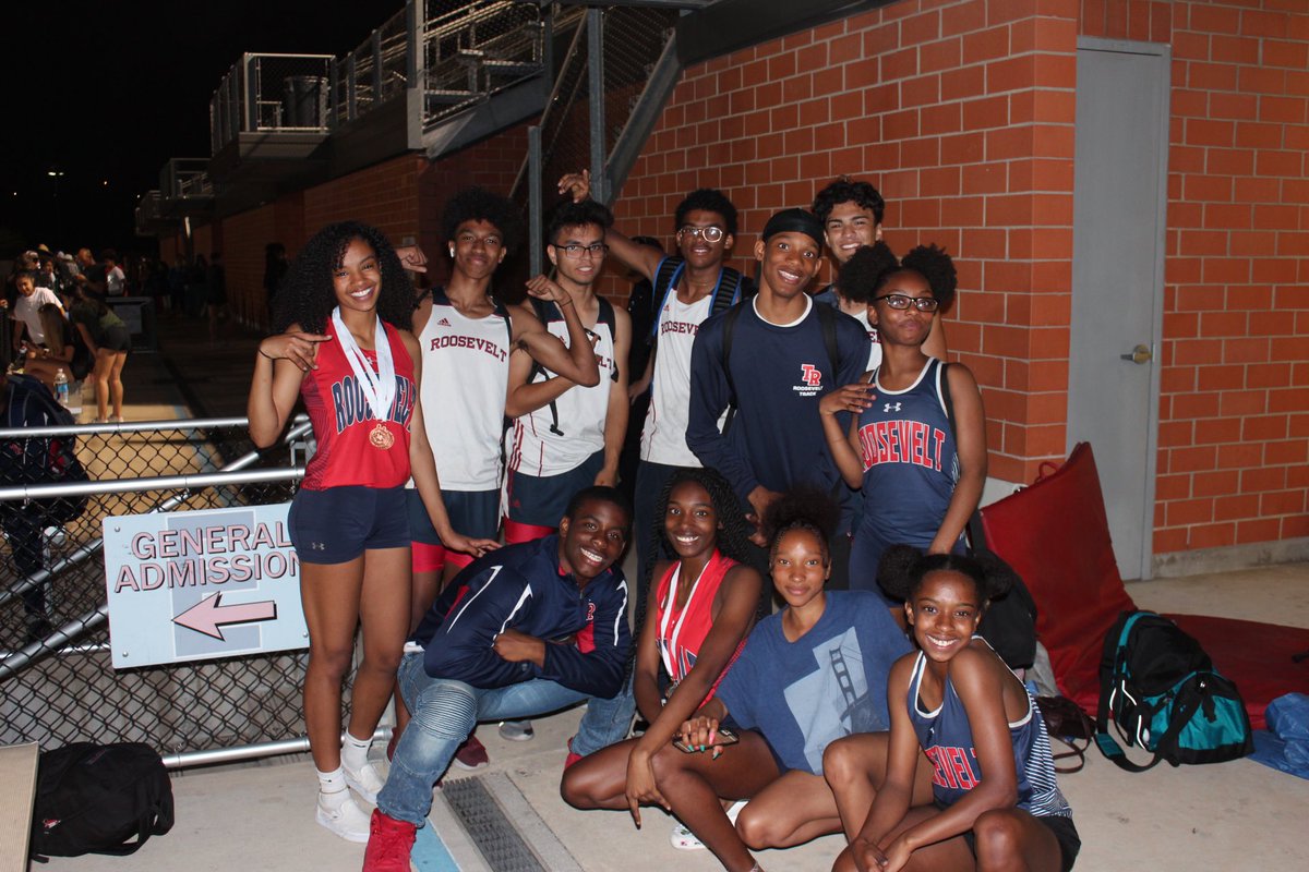 TrackRoosevelt's tweet photo. District Meet 2019 https://t.co/yw3z31wLUj