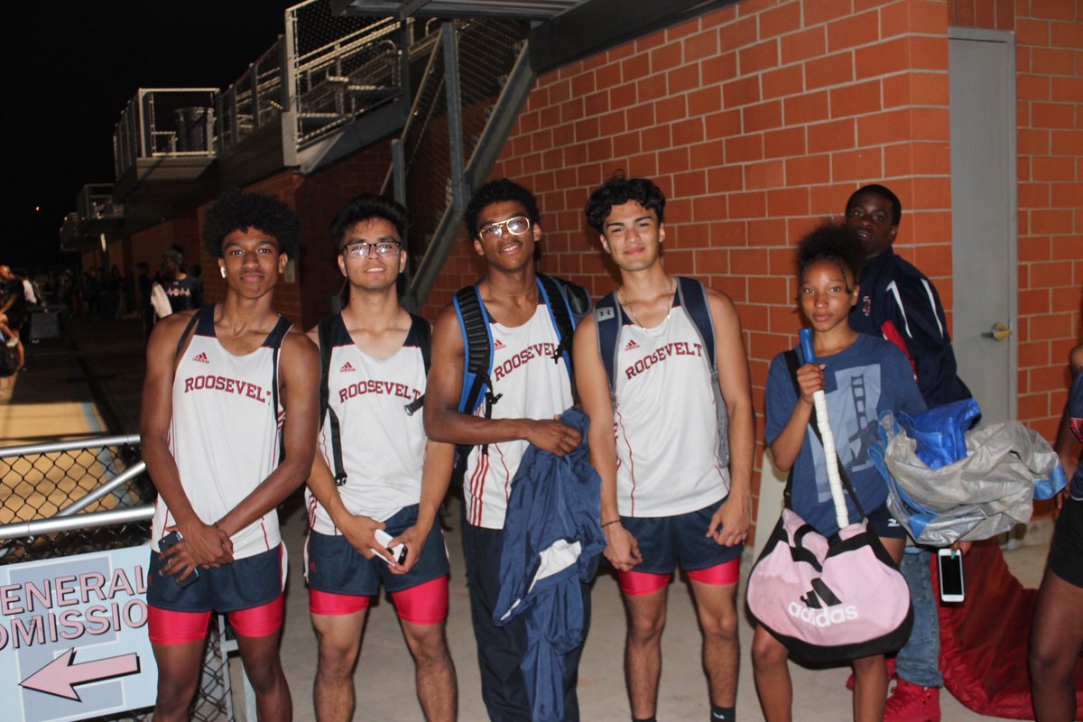 TrackRoosevelt's tweet photo. District Meet 2019 https://t.co/yw3z31wLUj