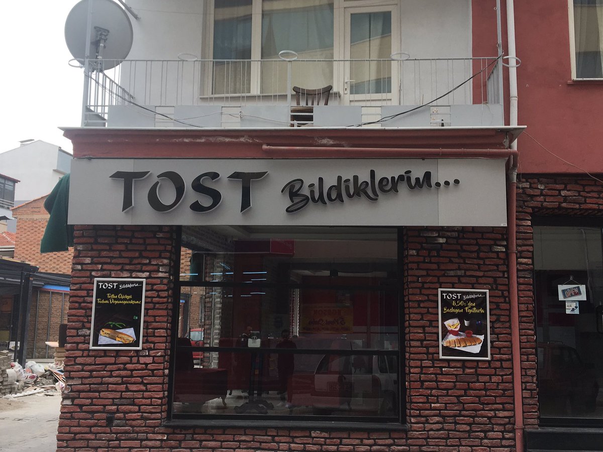 HakannPeker's tweet photo. Şehirde herkes mizahşör aq https://t.co/c8knhhdYjx