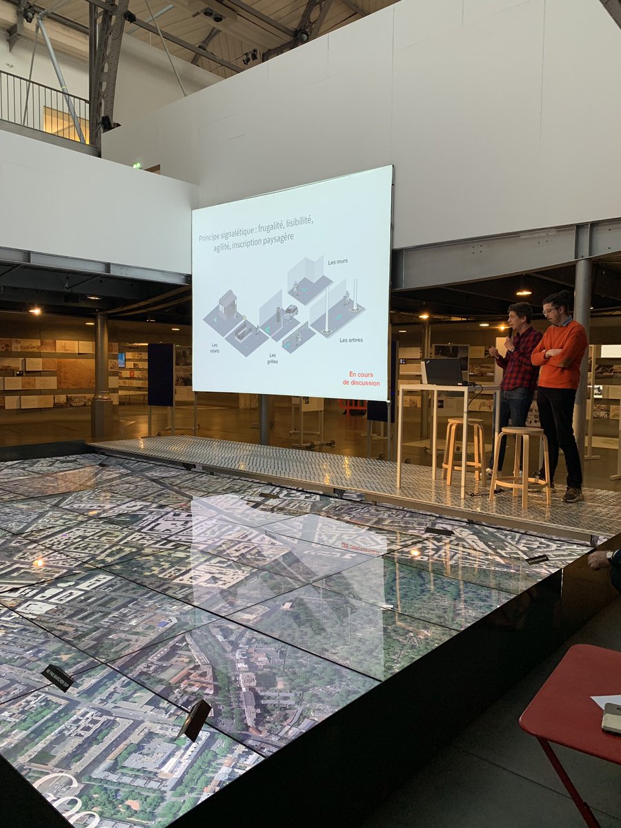 FAIRE_PARIS's tweet photo. [FAIRE] Dernière intervention par @vrmtvrmt  et leur Smart Vélo Parking 🚲  

#faire2019 #fairedesign https://t.co/amokJrSKAG