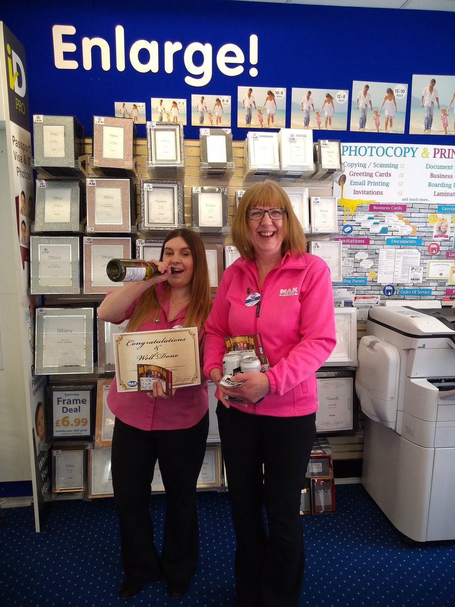 LeanneDomigan1's tweet image. Great standards in South shields today! The girls are clearly happy with their winnings!! Well done 👍