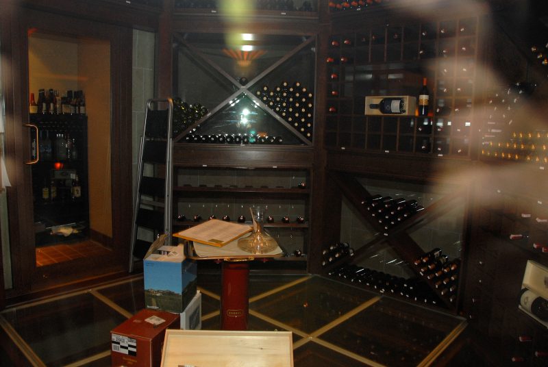 emjacind's tweet photo. #tbt to this breathtaking wine cooler at David Burke Prime at Foxwoods Resort Casino in Connecticut.

#winecooler #winestorage #restaurantdesign #casinodesign #wine https://t.co/2eLBb5jlFN