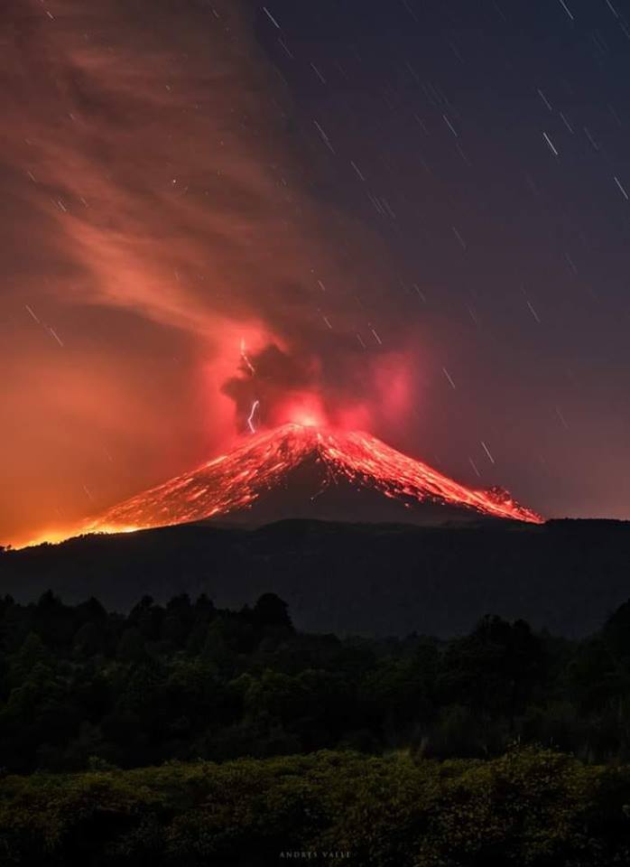 laminuta's tweet photo. Gasoducto al pié del Popocatépetl pone en peligro a comunidades, juez otorga amparo contra PIM https://t.co/6dDKn9Nify https://t.co/1Ab0n3UcmW