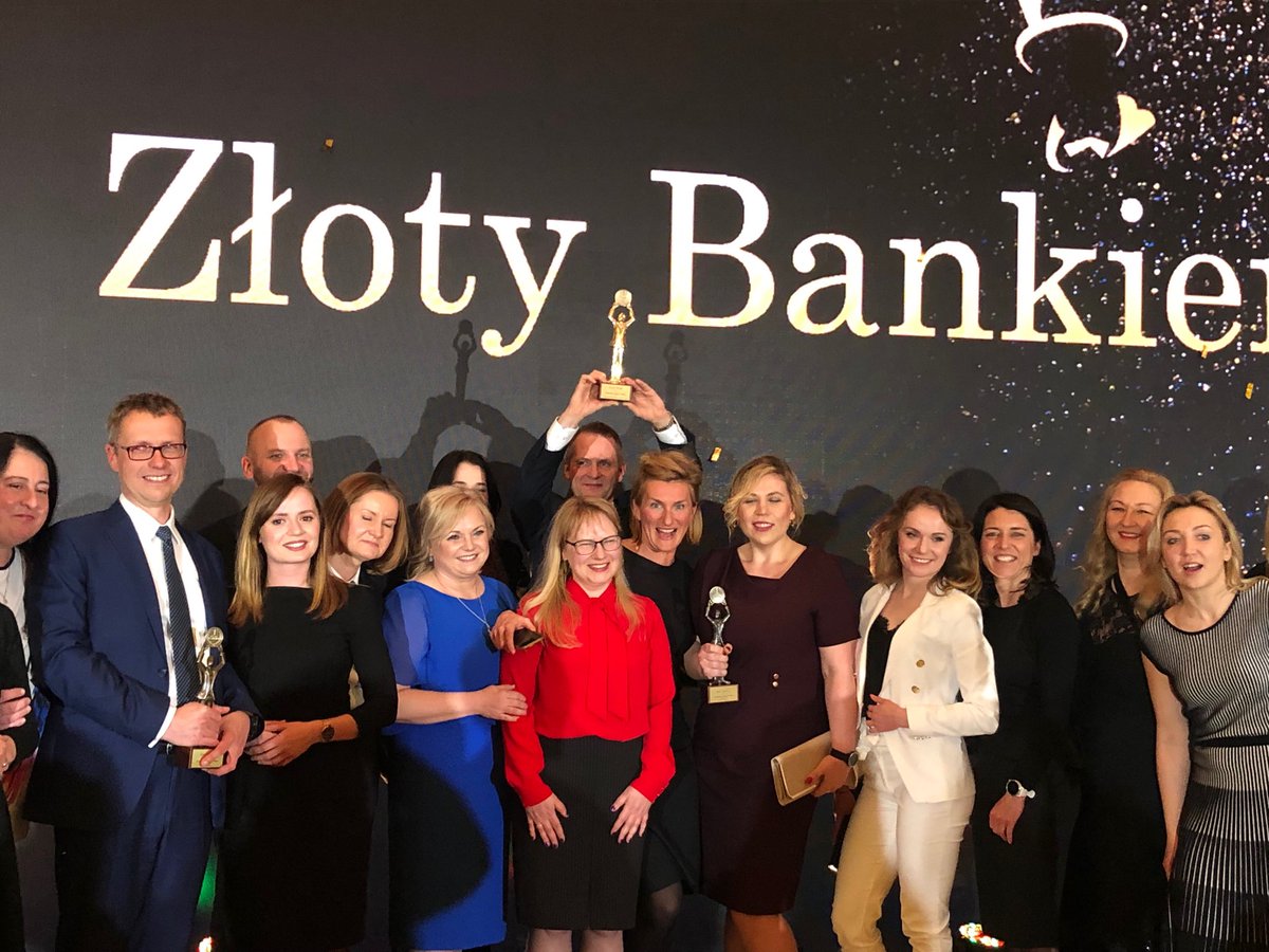 PrvMonika's tweet photo. Mamy to! Santander Złoty Bank Polska. 1. Miejsce za najlepszą obsługę klienta. ⁦@SantanderBankPL⁩ ⁦@puls_biznesu⁩ https://t.co/8EwE2gtleh
