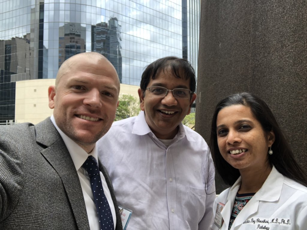 ALBoothMD's tweet image. Great to catchup with superstars @Sinchita_Roy &amp;amp; @Aiims1742 while rotating @MDAndersonNews! #pathology #twitterpath #mottirl