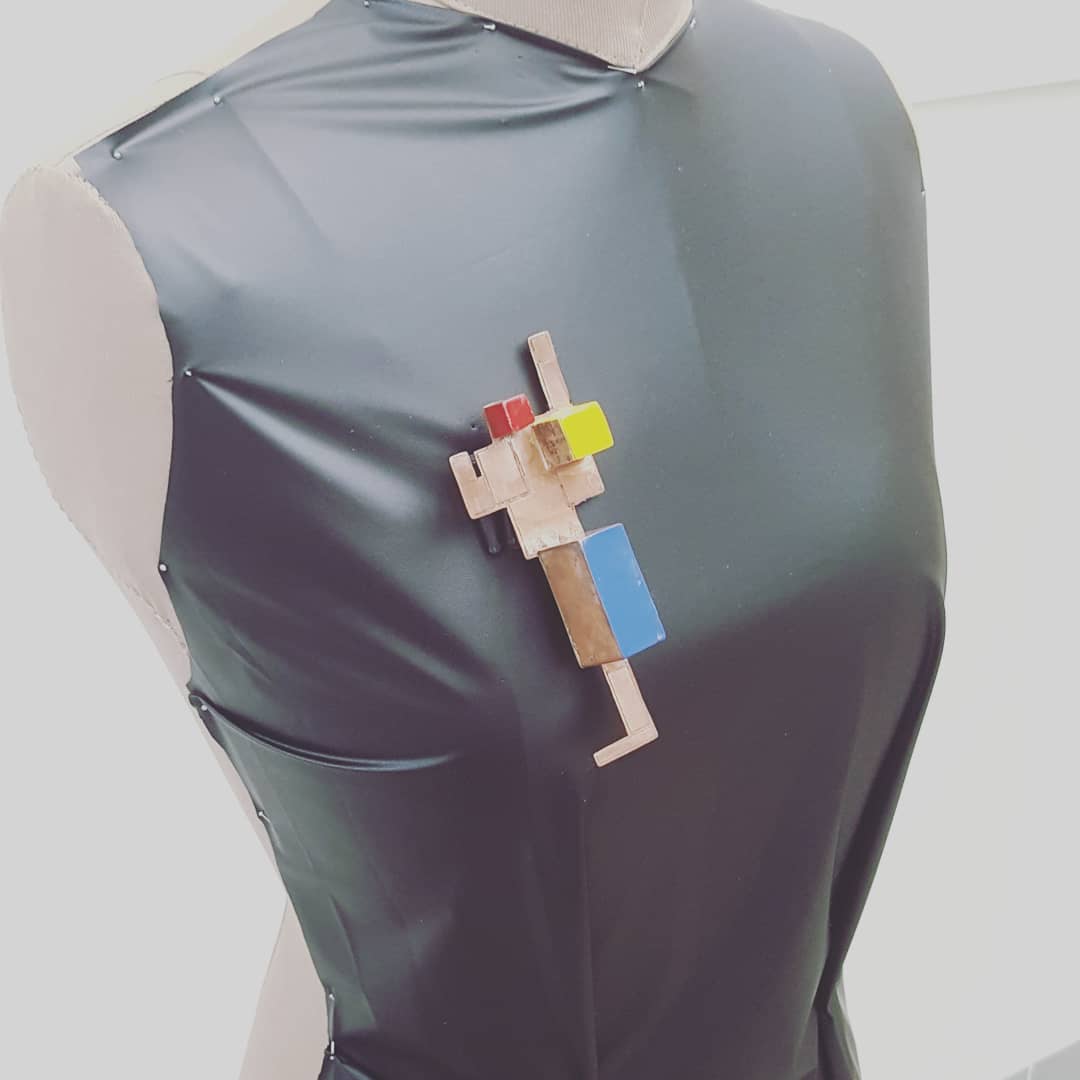 upbartefactos's tweet photo. A propósito de los 100 años de la Bauhaus. Interesante muestra de ejercicios académicos de los estudiantes de @Vestuarioupb @upbcolombia @julianossa_DI @mincultura @MincomercioCo @Cdisenoi #idesignupb @RADcolombia https://t.co/AU6oYnA0o2