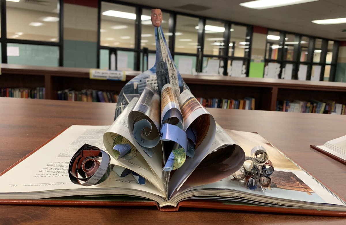 mrsCooperWHE's tweet photo. #GrimesU made some pretty amazing book art today in the LMC! #recycle #ArtInTheLMC #LifeintheLSELMC @HumbleISD_LSE #LeopardSpotting #TheHumbleLibrarian @shgrimes4 https://t.co/yhIE5Mqmlo