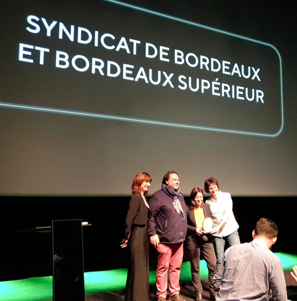 Coup de Coeur et prix spécial du jury pour les #Bordeaux &amp; #BordeauxSup pour les 1ers Trophées Bordeaux Vignoble Engagé !!! 
De bonnes pratiques collectives et pres de 6000 producteurs engagés.
"Ensemble, on va plus loin" !
#Environnement <a href="/TerredeVins/">Terre de Vins</a> <a href="/VinsdeBordeaux/">Les Vins de Bordeaux 🍇</a> <a href="/FargesB/">bernard farges</a>