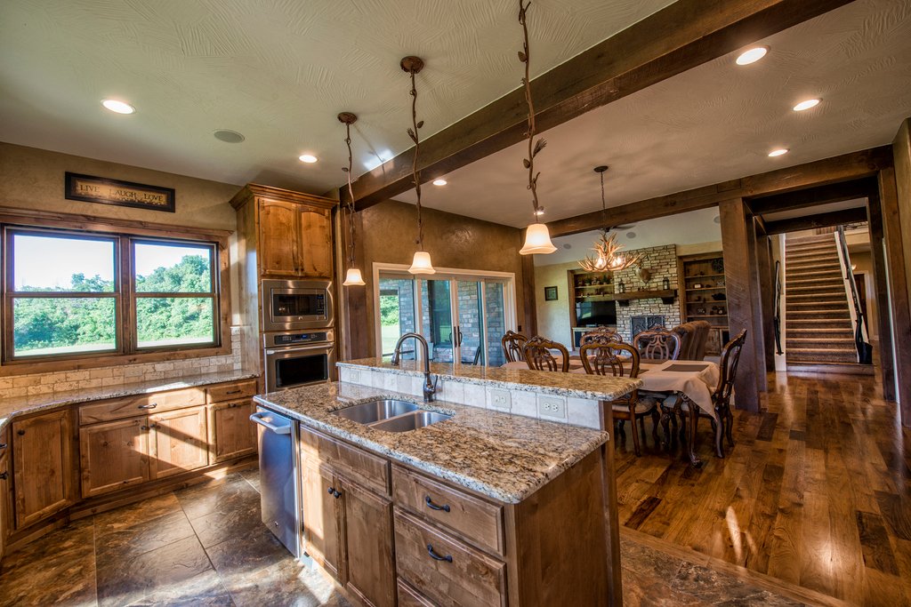 MonticelloHome's tweet photo. This is a home we built about 5 years ago now, was a fun one with lots of wood and timbers.
#CustomBuilt #MonticelloHomes #keepcraftalive #passion #homedesign #buildingwithpassion #builder #homebuilder #buildingdreams #hgtv #buildersofspringfield #design
#construction #home https://t.co/8Tas5wrmmT