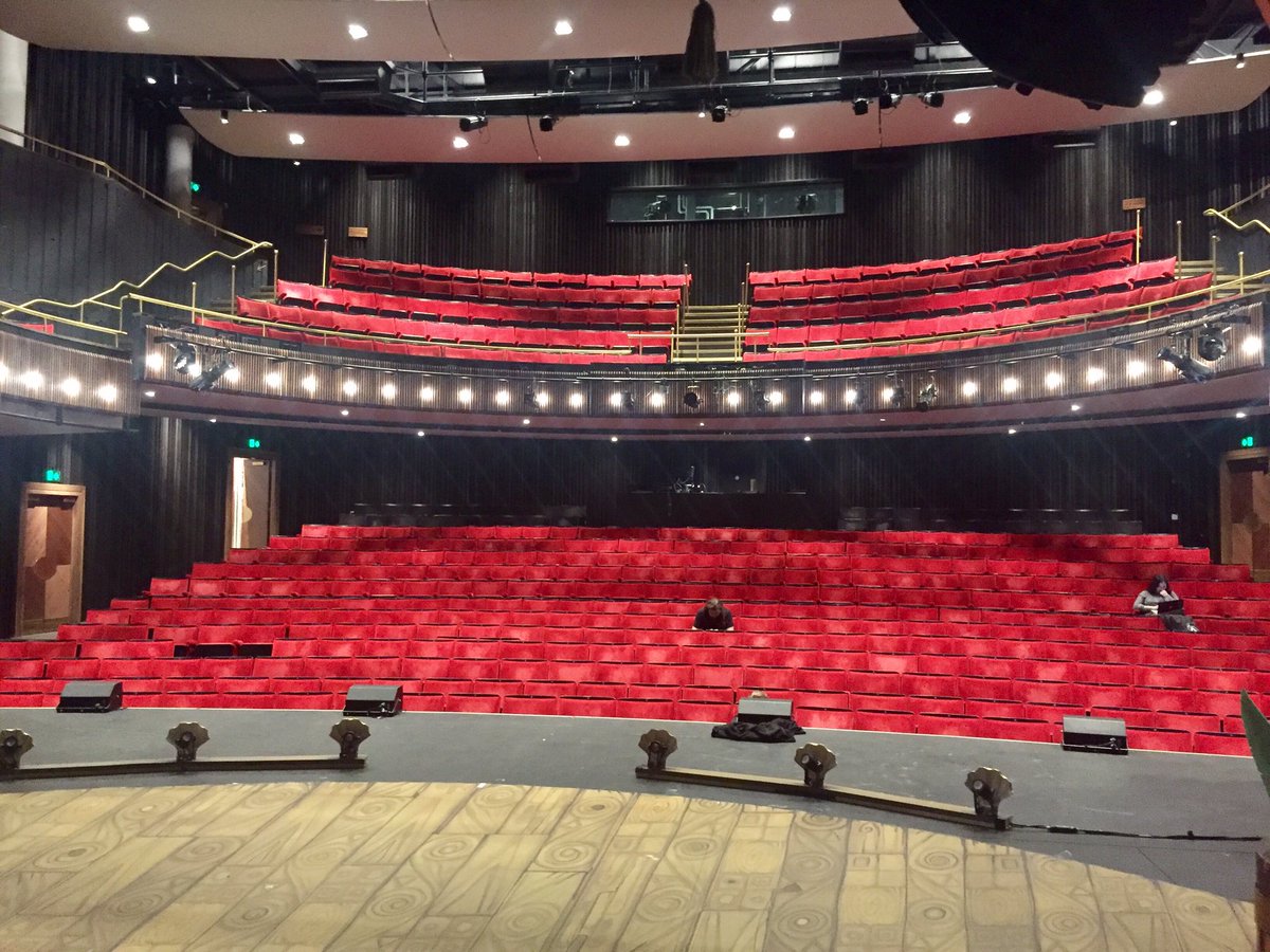 AliceDWW's tweet photo. After months on tour it was so lovely to perform back in our home town! Especially as it was at the shiny refurbed @bloomstheatre π #binglive π° https://t.co/JhwRA9SdLX