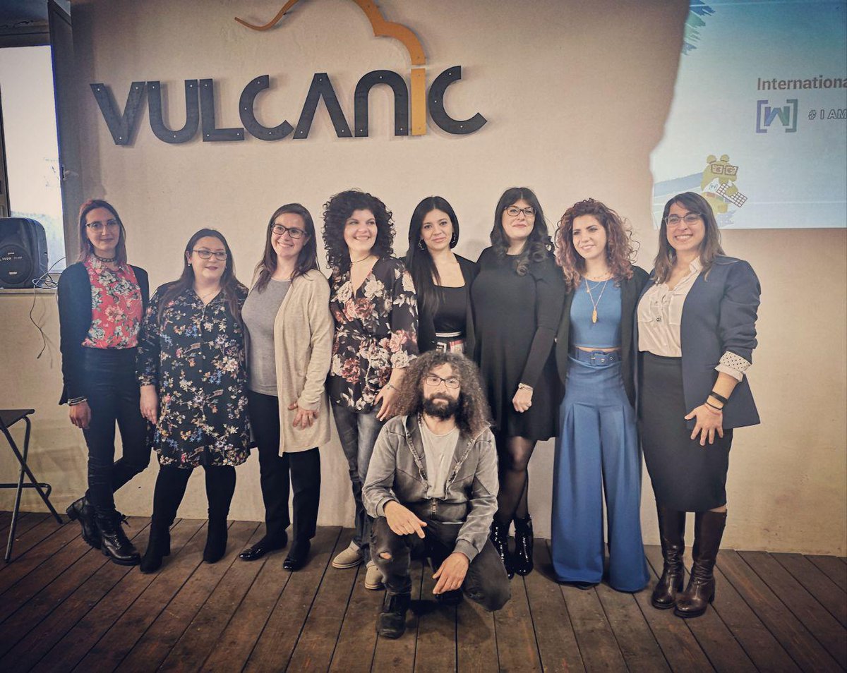 "Non esiste limite a ciò che le donne possono realizzare!" 💪
È questo il monito che racchiude l'international women day Catania, in cui abbiamo voluto dimostrare più che mai che si può e si deve essere #remarkable! Qui le foto 👉 facebook.com/gdgcatania/pos…
#IWD19 #WTM19 #IWDCATANIA