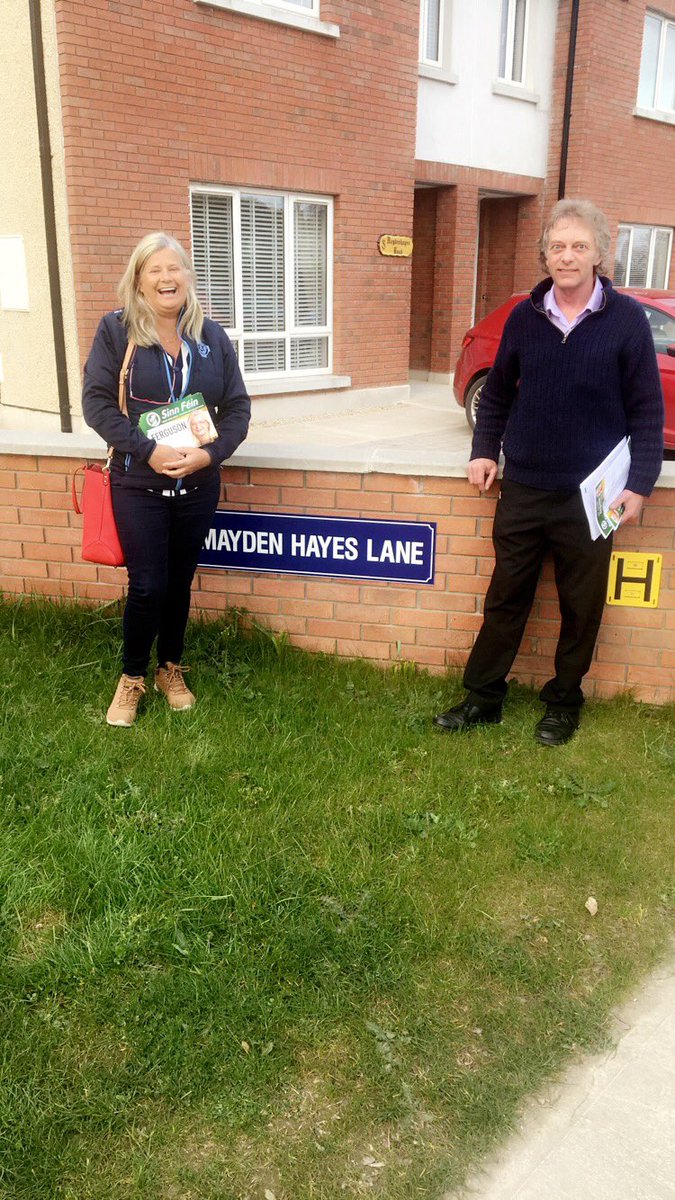 Meath_SinnFein's tweet photo. Local activists out &amp; about with Cllr @EimearFerguson1 in #Donacarney this evening. The beautiful east coast making registration canvass all the more enjoyable  #Ferguson1 #WorkingForYou https://t.co/r4tLlTkJX2