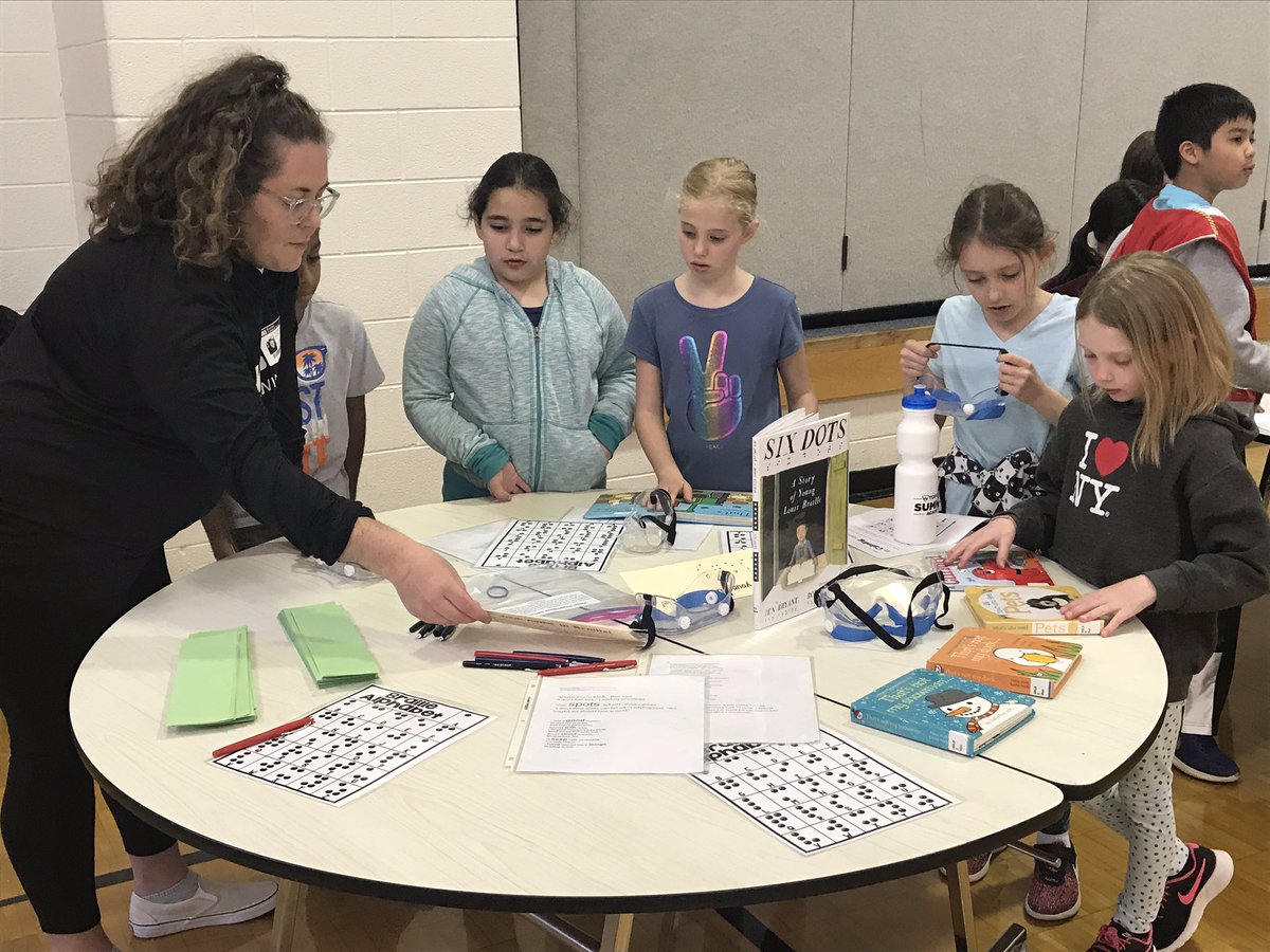 MNTNMVR_777's tweet photo. Impactful morning @ProvidenceES #UnderstandingFriends Autism awareness event! Students participated in various activities to gain understanding of what students living with a disability experience. Thanks @JonStehle, @MasonRowing Coach Ellie, Jeannie (Mom) & all who volunteered! https://t.co/B7OuFpMbqr