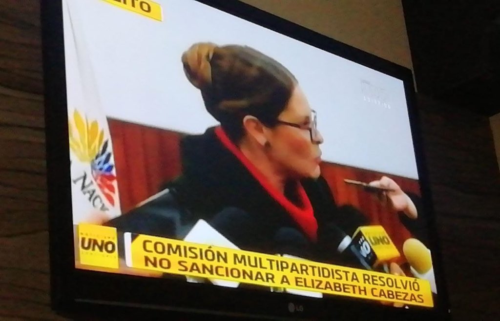 alejandrocedeno's tweet photo. @ElizCabezas confirma el audio y la #SúperComisión dice que no procede porque no se confirma que sea real. 

En qué país de mierda vivimos? https://t.co/OMoD2cMnLY