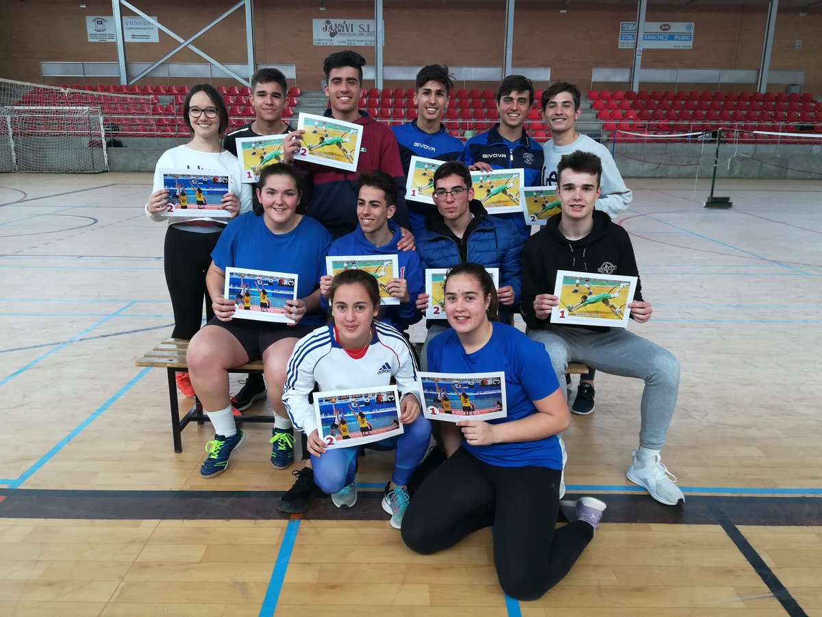 ies_jara's tweet photo. El IES La Jara realiza sus II Jornadas Multideportivas de convivencia con el IES Antonio Mª Calero con el alumnado de 1º de bachillerato. https://t.co/jzerSxc1Ps