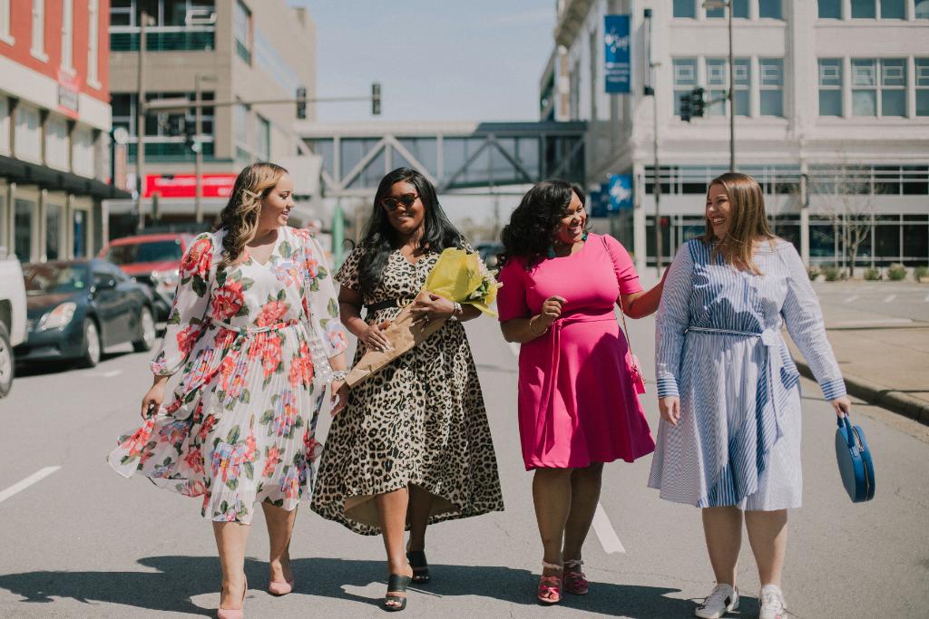 lanebryant's tweet photo. This could be you + your girls this weekend! π―ββοΈπ―ββοΈ
Throw on your fave #BCxLB dress and you're ready to go. Tag your besties below!
πΈ @Iambeauticurve
Shop: https://t.co/lIBmPR2Uvs https://t.co/66YbfVQl8X