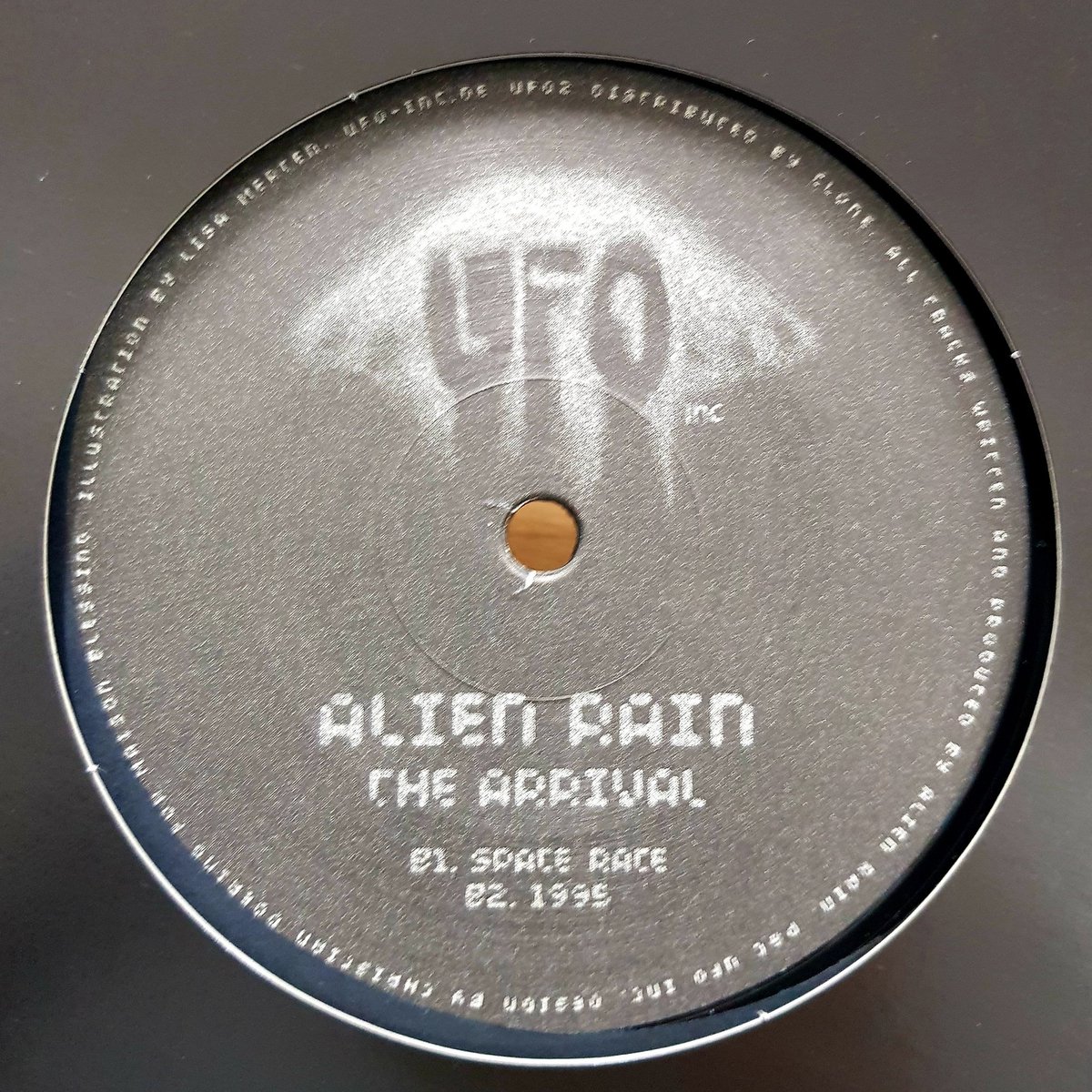 TribeRecordsUK's tweet photo. Does acid techno get better than this? Probably not. A classic cut from the 90s courtesy of Alien Rain sees a reissue, pure facemelters! #AlienRain #Clone #acid #techno https://t.co/kC1B4FB1DF