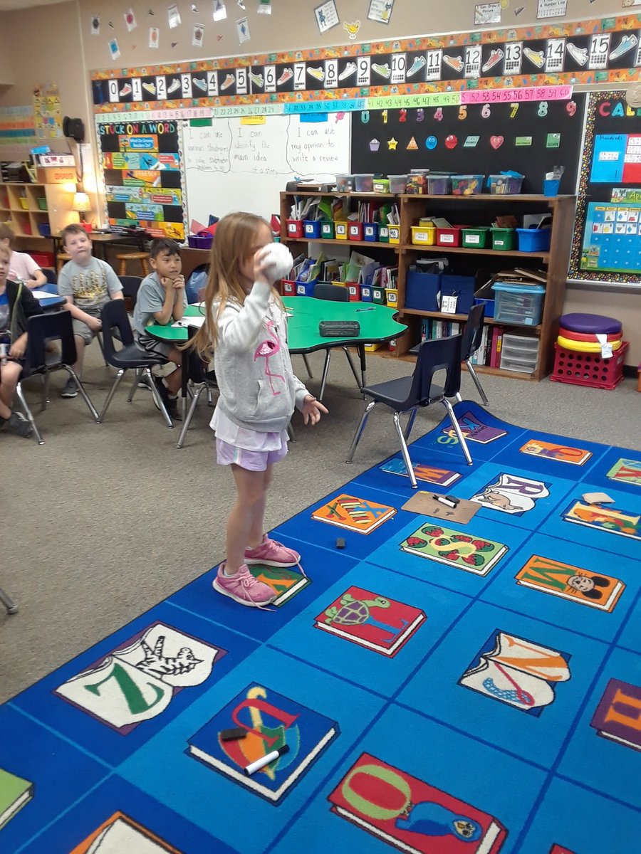 HimesRoxy's tweet photo. Basketball Review Game #SSD200 #skylineshines #lovemyschoolday https://t.co/FMLdyoKGu2