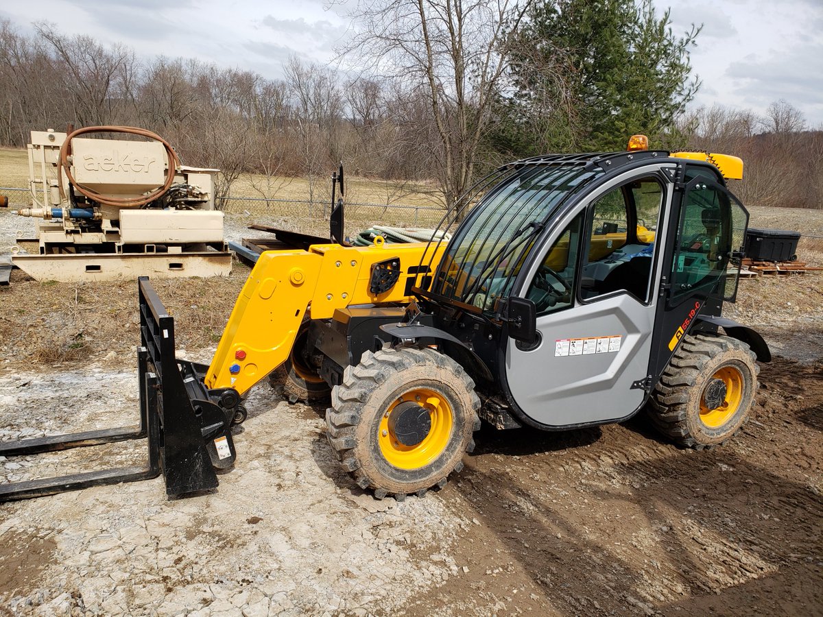 TJMdrilltools's tweet photo. Dieci A55.19 Telehandler, with 5,500 pounds of lift and 19 feet of reach, available now. Call us at 724-203-4709 https://t.co/5HYhwXk9eL