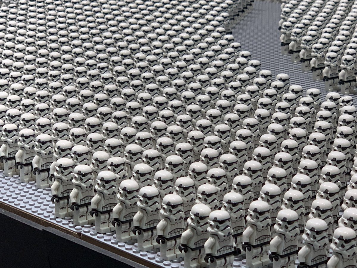 AstralColt's tweet photo. It’s a stormtrooper made of stormtroopers!!!!! 😮😮😮 #StarWarsCelebration https://t.co/wSJpxbzuSp