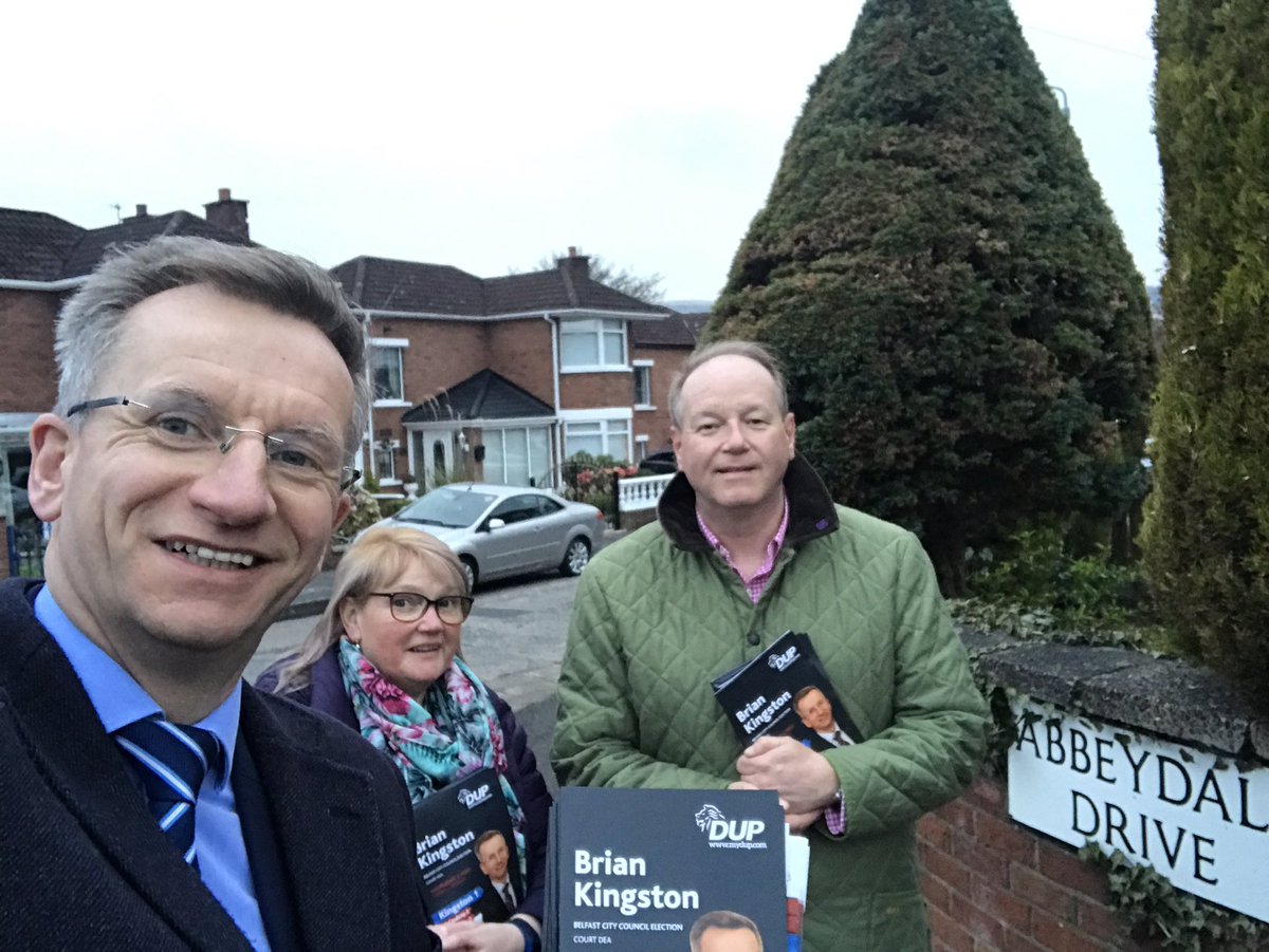 BrianKingston's tweet photo. A good response on the doors tonight in Abbeydale #TeamDUP #DUP123 @WmHumphreyDUP @NorthBelfastDUP https://t.co/zd5WXZ08aU