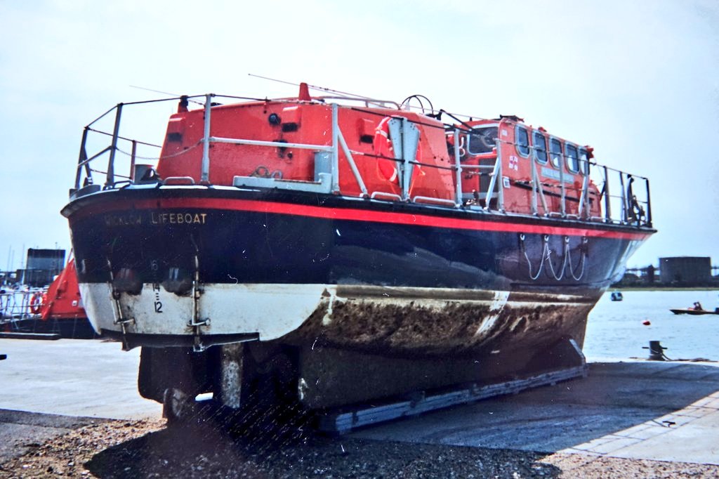 LifeboatInFocus's tweet photo. Here's one for #ThrowbackThursday Just come across these that i took at Poole from would you believe around 1989/90 of @wicklowlifeboat 'Annie Blaker' before she had her go faster stripes. Amazingly she was the last #rnli #Tyneclass #lifeboat to be in service. https://t.co/hcNnTbw5rf