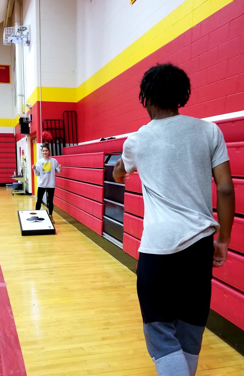 Marion_Wolves's tweet photo. Today was the MHS health fair. Students and staff had the opportunity to learn more about their mental &amp; physical health from various community businesses &amp; organizations. They played games and even won prizes. Thank you to all the businesses that participated! #mhsinspire https://t.co/Gm808818jW