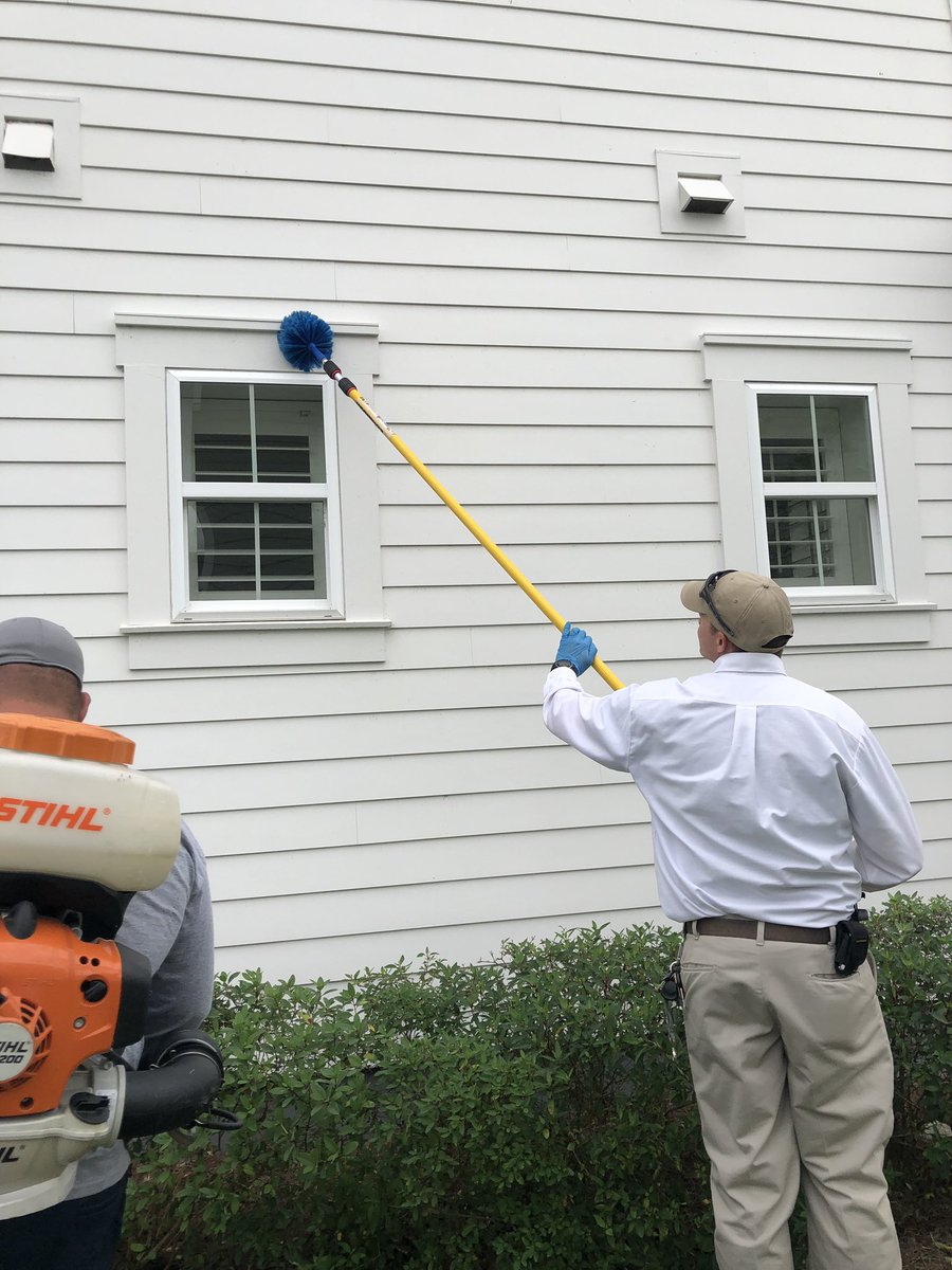 BrittaTurney's tweet photo. Enjoyed partaking in my customers quality inspections, treatments, and value added services!#TeamWorkCounts #SecurechoiceMosquito #DemandCSandArcher #SecurechoiceSpider @SyngentaPest @BrittaTurney https://t.co/KXwQrFZHme