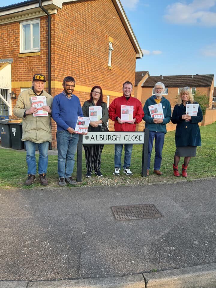 Great evening campaigning in Kingsbrook, Bedford with <a href="/cllr_james/">James Saunders</a>
