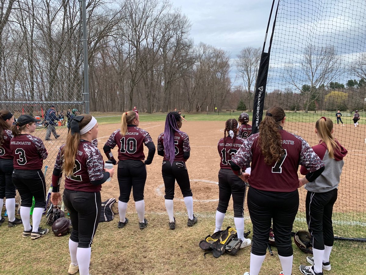 AndreaHickson's tweet photo. #capturebaypath BPU Softball vs Johnson. https://t.co/J8SPOXoiGk