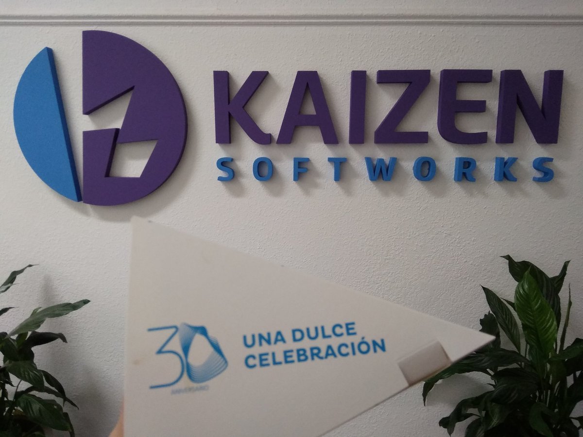 Thanks for such a tasty cake 🎂  <a href="/CutiUy/">Cuti</a> Celebrating 30 years of the Chamber! 🎉 #commitment #community #together #strength #Cuti30