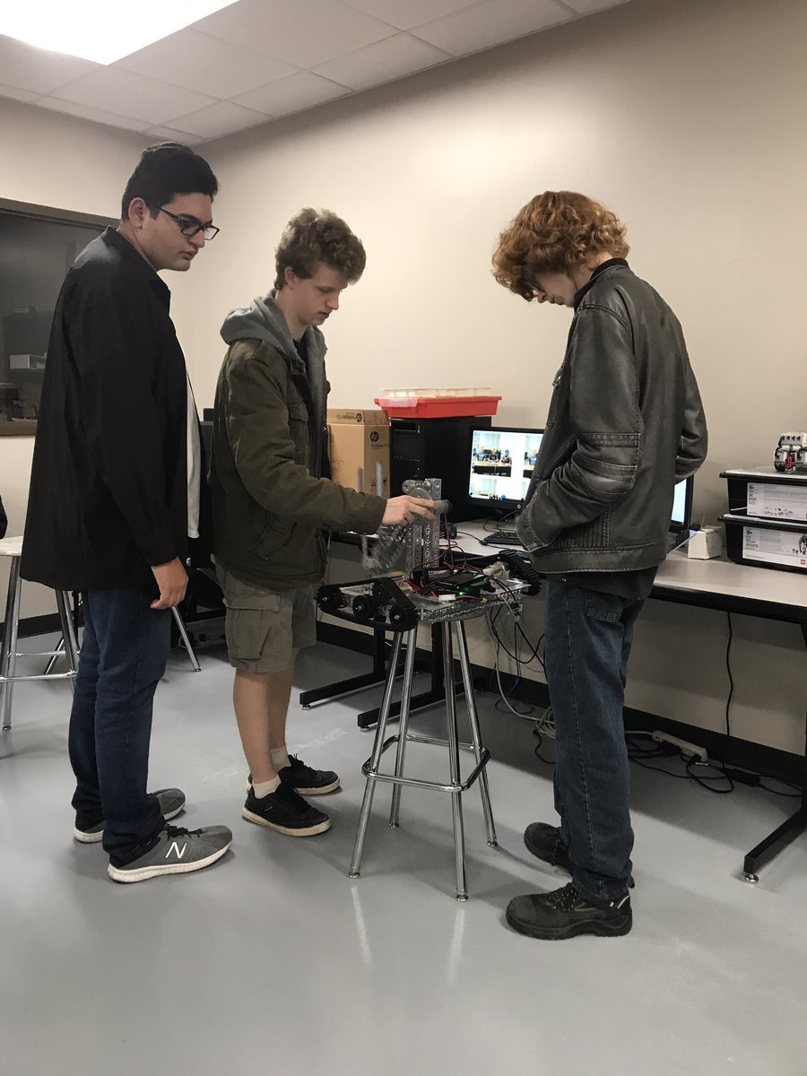 PantherRobotic2's tweet image. Hard at work in the off season...