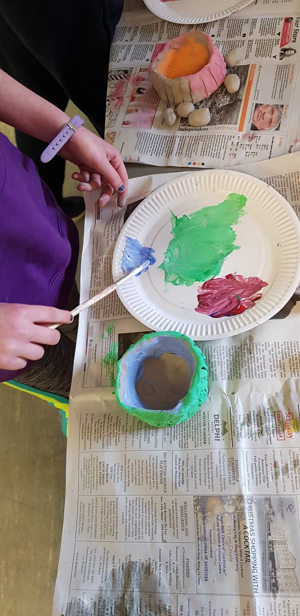 JKavanagh1st2nd's tweet photo. This month, we got our hands dirty making Easter egg baskets from clay. We then painted them with beautiful spring pastel colours by mixing different paints together. Hopefully the Easter bunny fills them with loads of chocolate! 🎨🖌🐣🐇🍫 @MaighdineMuire https://t.co/P0jCCdctF3