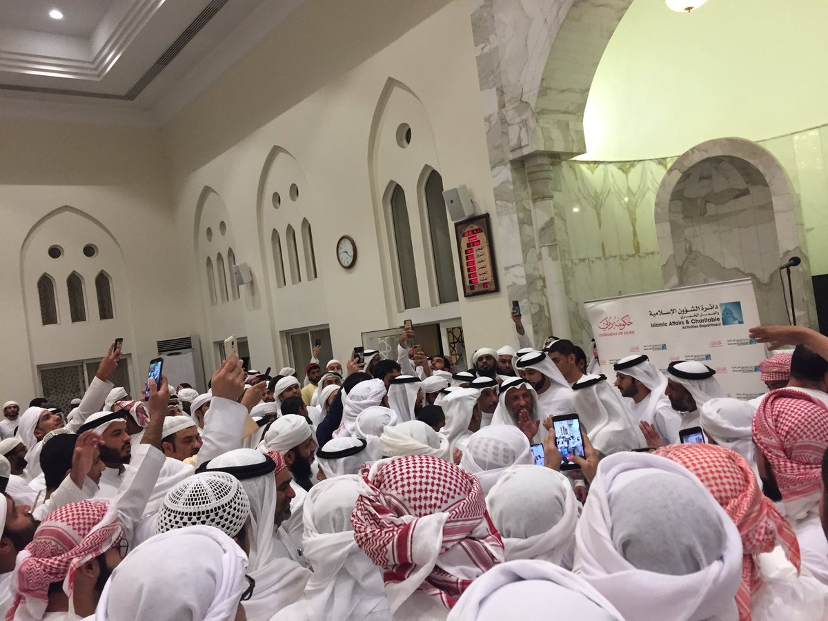 alnassar_kw's tweet photo. أهل الإمارات الكرام .. لم تتلوث فطرهم ..

يميزون بين مشايخ السنة المخلصين .. ومشايخ الليبرال التنويريين أعداء السنة .. https://t.co/Drc3KzBGhK