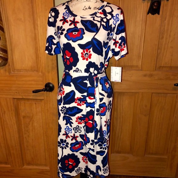 FabFunemployed's tweet image. So good I had to share! Check out all the items I&apos;m loving on @Poshmarkapp from @mollymorton5499 #poshmark #fashion #style #shopmycloset #lularoe: posh.mk/k5JxdgI4pV