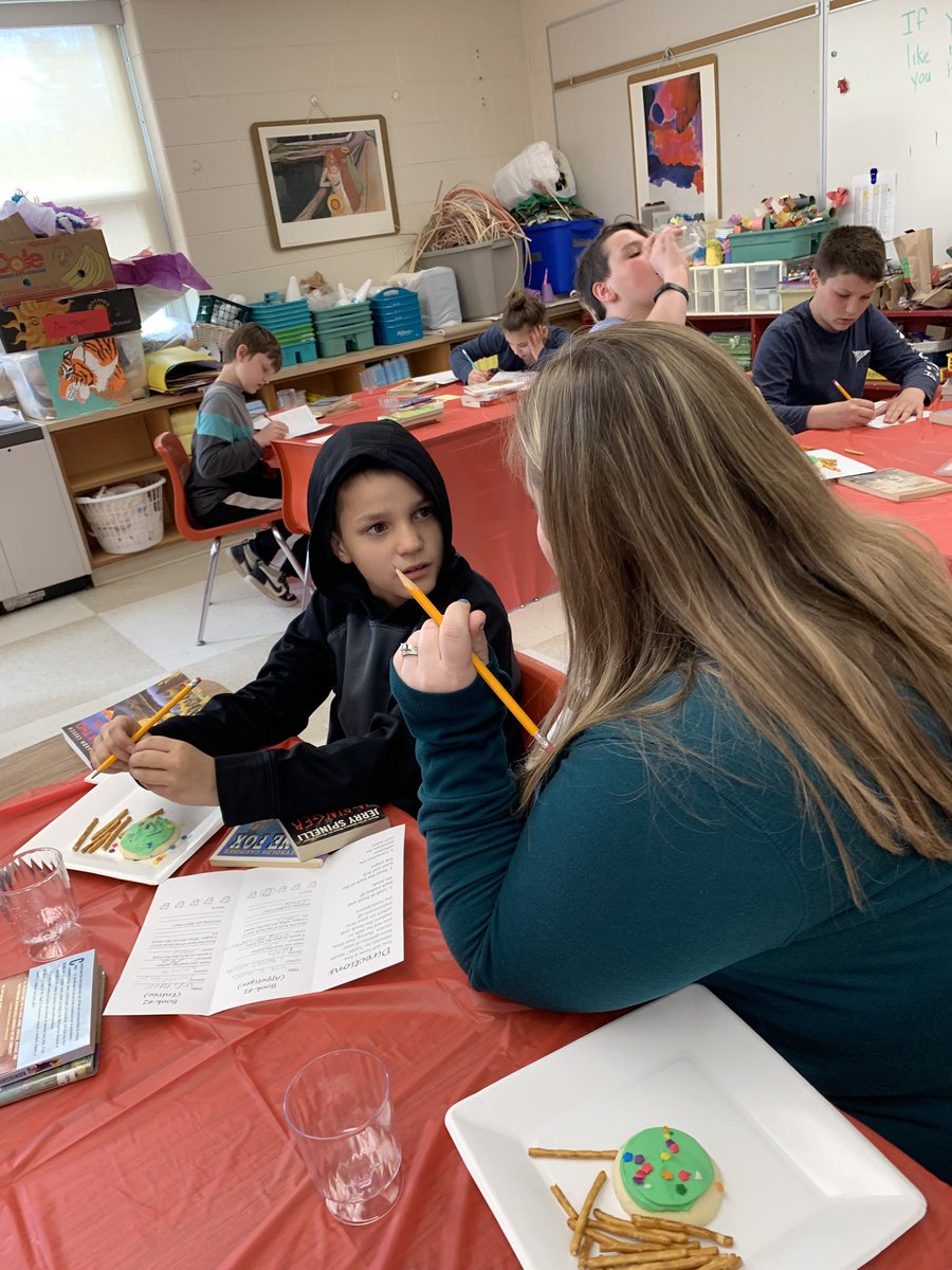 kristalwhite02's tweet photo. Hosted my 1st Book Tasting as a reward for a 5th grade class donating the most books during a book drive. Students had a chance to sample and rate 3 books from a variety of genres. Many students discovered a new book they were excited to start reading right away! #LCliteracy https://t.co/32dMY4f5UY