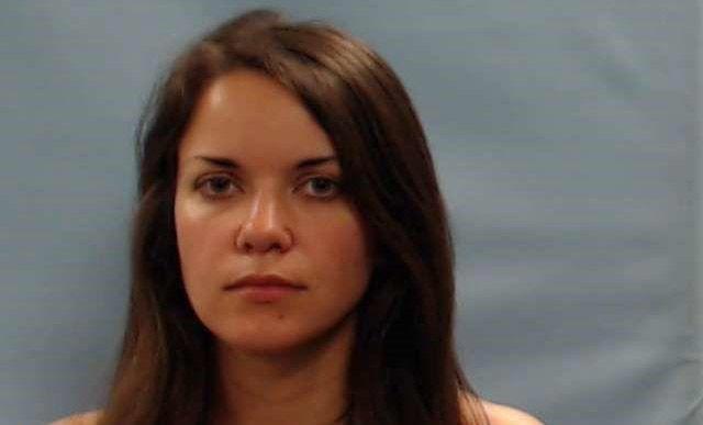 WDRBWAVE's tweet photo. A former New Albany business owner who tried to have her ex-boyfriend killed will avoid prison: https://t.co/CU21yvR9Qb https://t.co/idRE2BrcGy