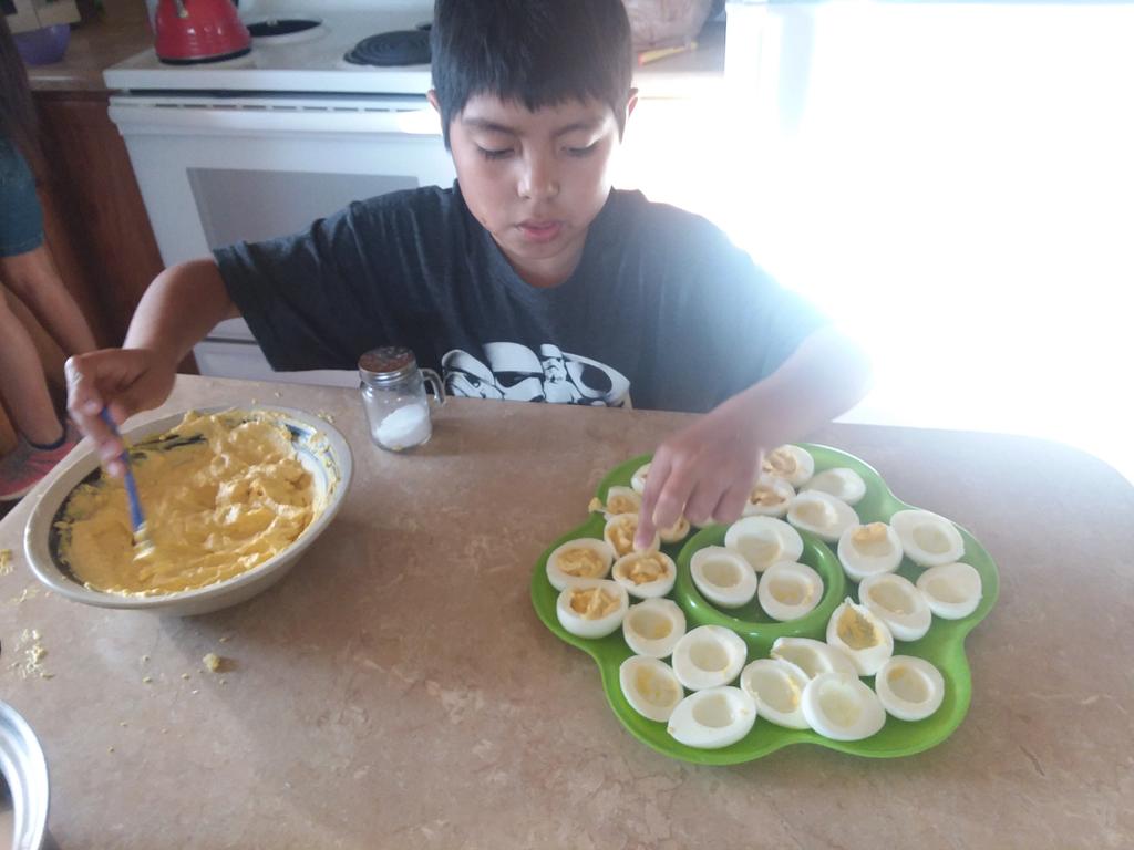 KenzeesMommy2's tweet photo. "Post it....... on Twitter!" #ZebQuote
He made the family Deviled Eggs, all by himself. (He learned it in cooking class) https://t.co/7gBmkrjEWp
