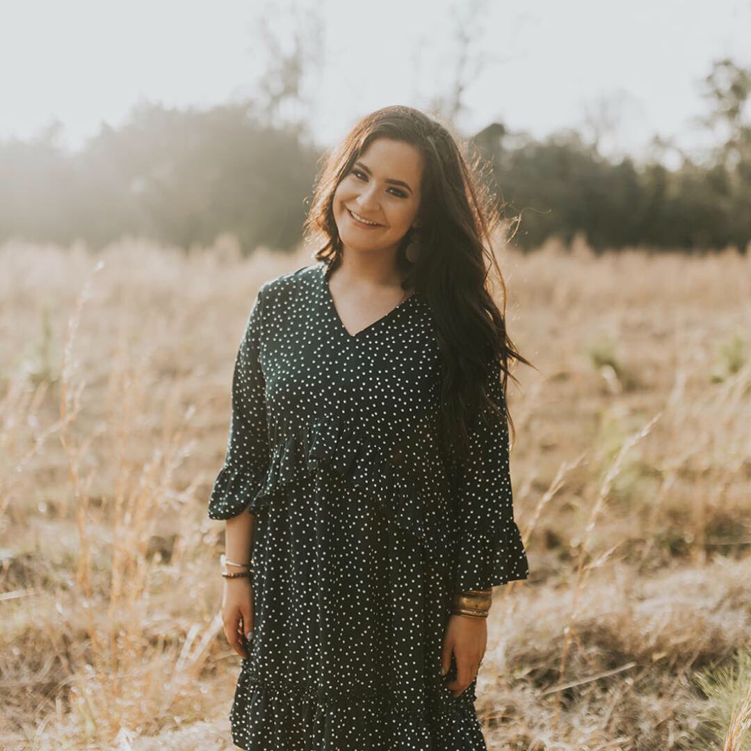 bayleegriffinx's tweet photo. Almost done w/ High School🤩 #14DayLeft 💛💜 https://t.co/DESSzpCRSA