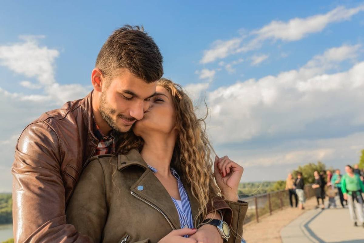 SixtoPorras's tweet photo. El #amor crece cuando se cultiva día a día. Por eso, abrace cada día, diga “te amo”, sorprenda con detalles y siempre despídase con un beso apasionado. Nacimos para amar. https://t.co/8KhpKBLvxt