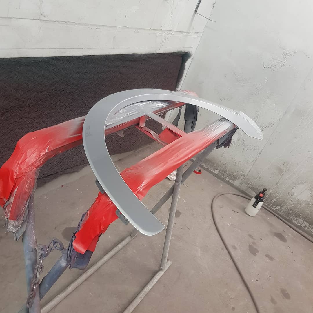 hallsbodyrepair's tweet photo. An immaculate Audi Q3 Quattro which came in for some Halls treatment. A nasty little door repair with the rear wing blended. A small arch trim repair and a rear bumper repair. #audi #q3 #quattro #ppgrefinish #brownbrothersdistribution #devilbissrefinish #maxmeyer https://t.co/ryfvJv2Pge