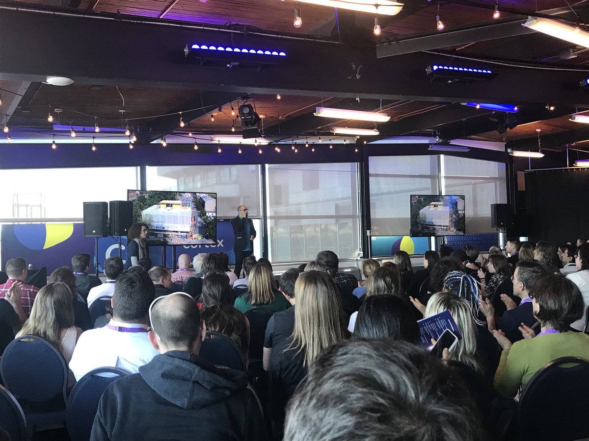 @FredColantonio un grand merci pour cette conférence sur l’innovation inspirante, brillante et drôle ! 👌🏻 #WAQ19