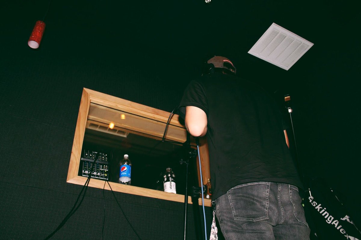 myselfaloneband's tweet image. #tbt to tracking vocals for #BrokenAgain