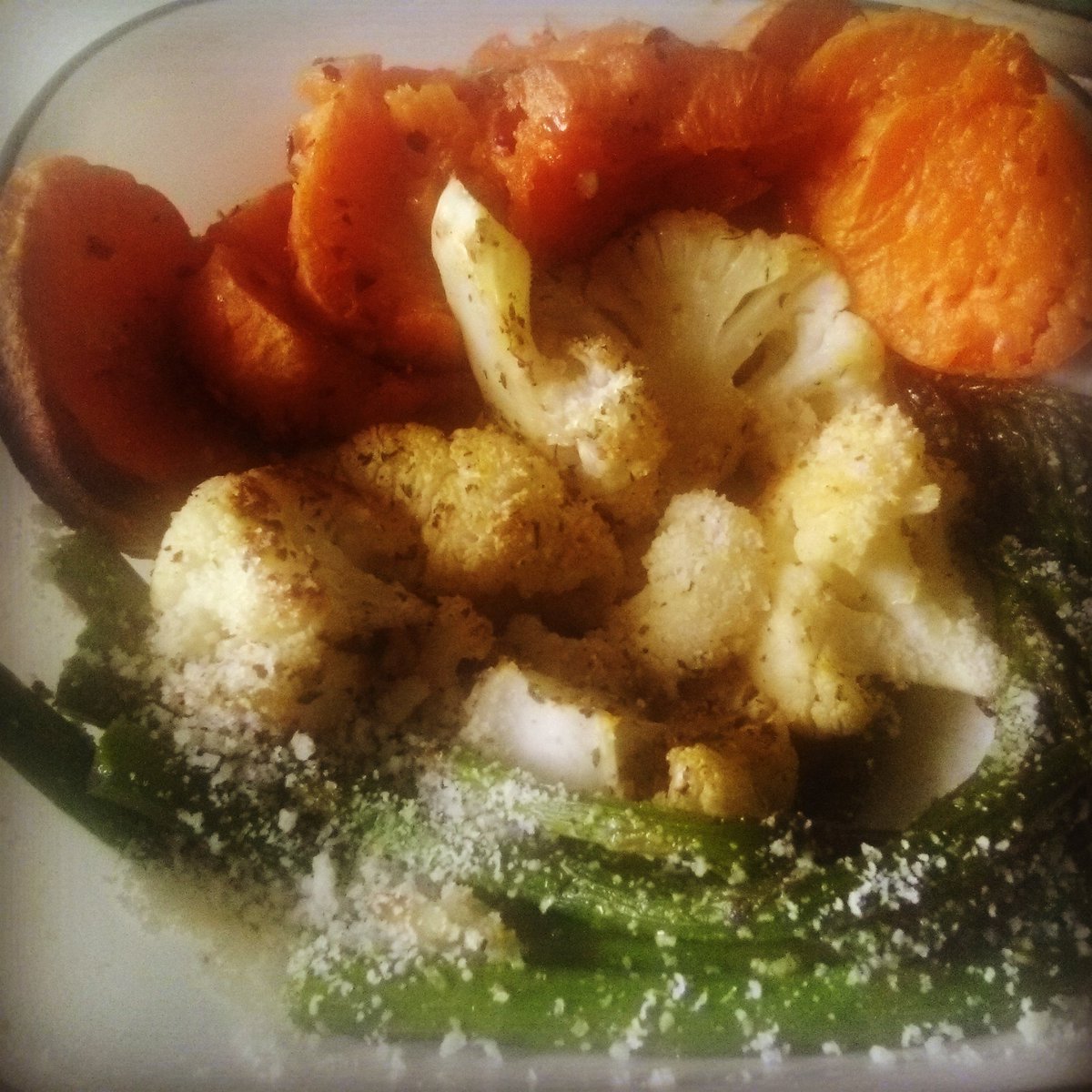 jenniferhenry72's tweet photo. #Aprilsprings bring #freshvegetables #baked slightly #buddabowl #bowls #veganbowls #crunched #vegetables #cauliflower #asparagus #vegetarianbowl #sweetpotatoes #bellysafe #food #selfcare #selflove #biggirl #vegan #veganporn #vegetarian #detox #SPIRITUALITY #MEDITATE #CHAKRAS https://t.co/xSv4gRGvHM