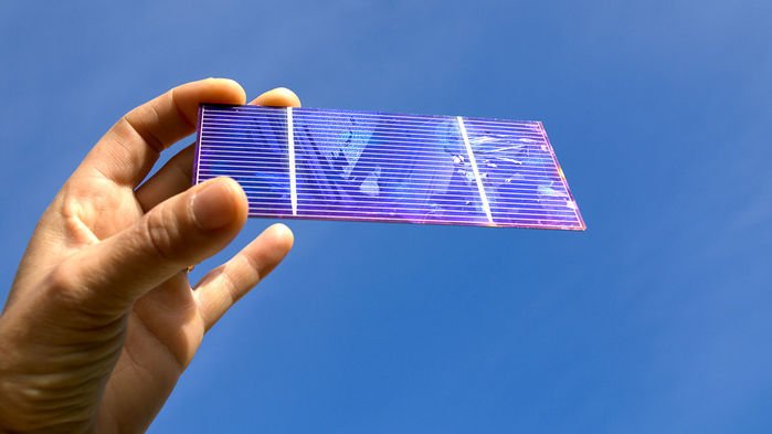 WomenCleantech's tweet photo. Researchers  are marrying two types of solar cells to draws more power from the sun. The design could boost the efficiency of silicon solar cells by nearly 20%. https://t.co/67e8HMSJ4D https://t.co/mC9Opq4l5d