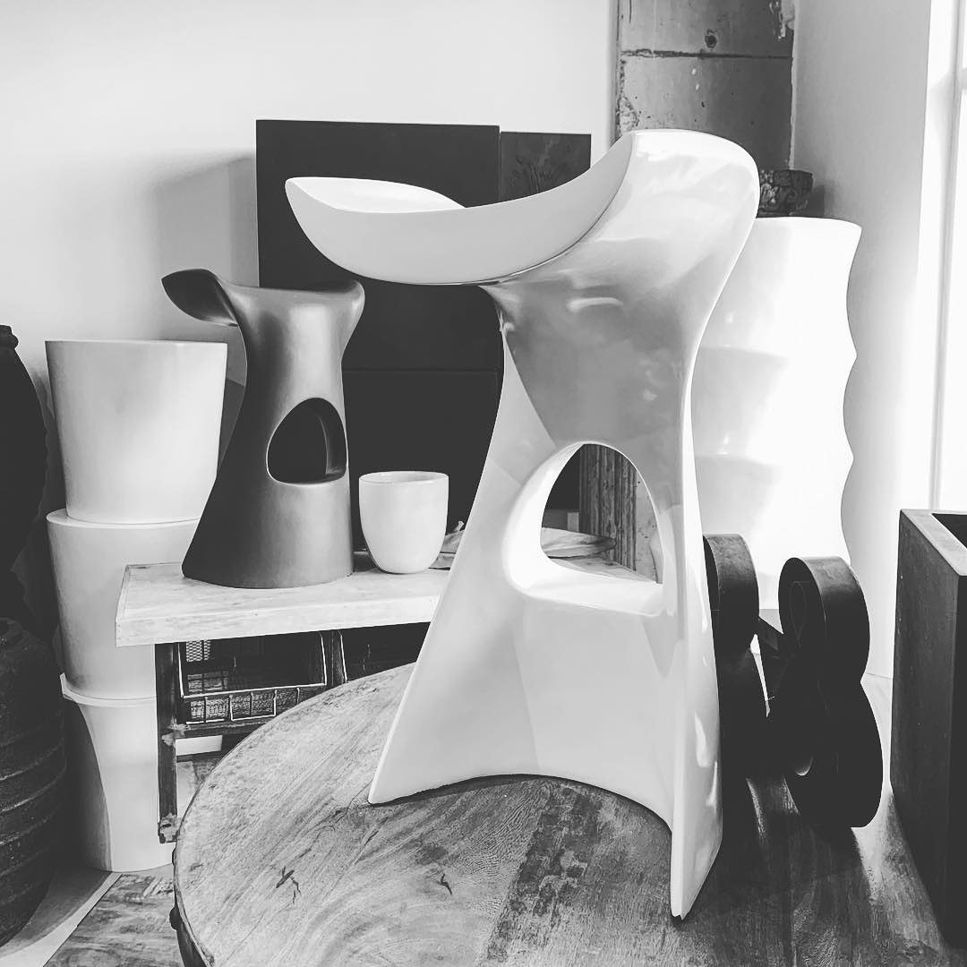 jjandcodecor's tweet photo. Design and form - a black and white look at some of our interesting outdoor seating and planters. jj&amp;co, 105-1325 Bear Mountain Parkway. Unique, stylish Home &amp; Garden. #LangfordBC #RoyalBayBC #ColwoodBC #SidneyBC #OakBayBC #SookeBC #VictoriaBC. Photo @joankolk #yyjarts https://t.co/LdhSvTzWF5