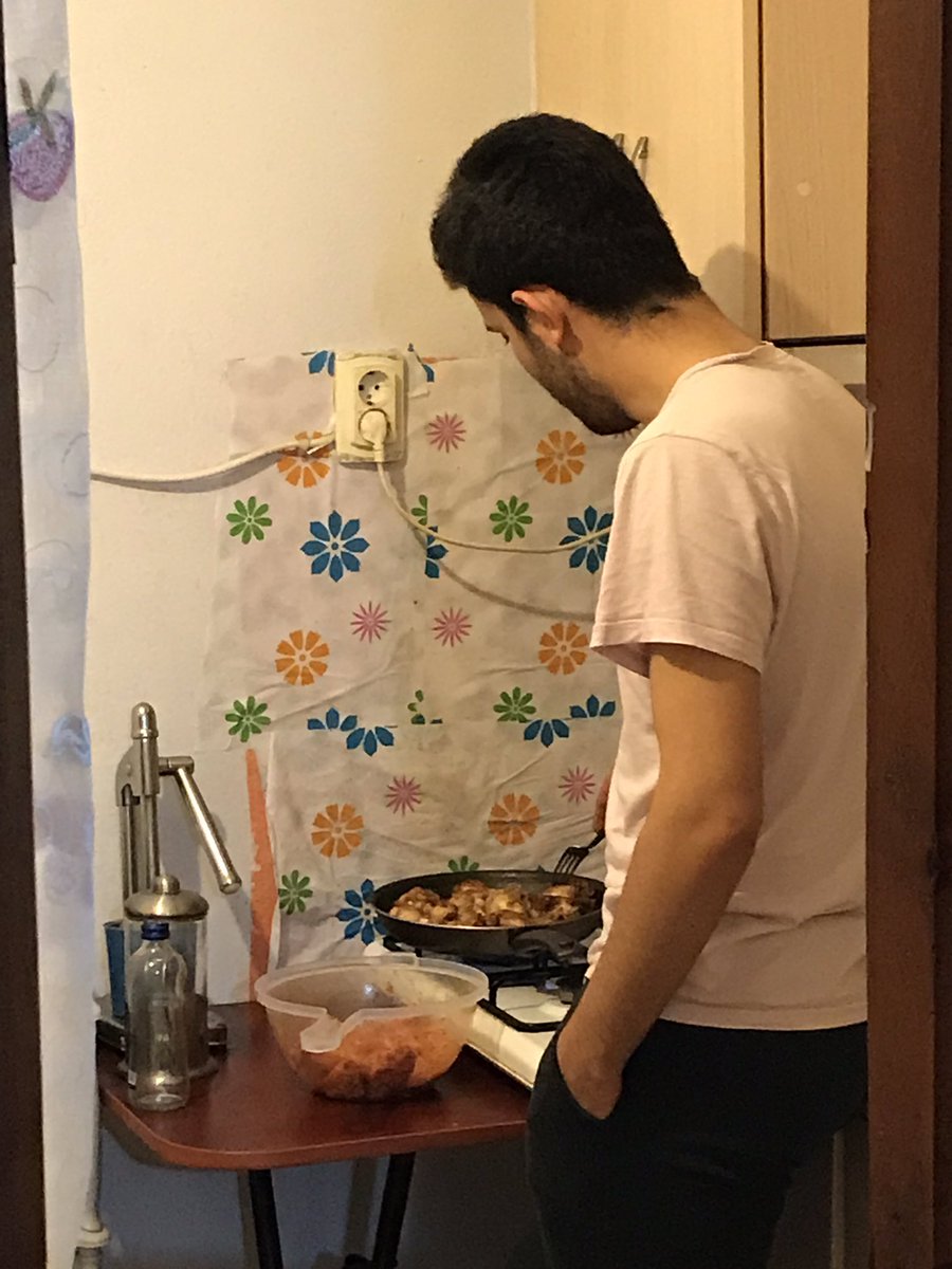 huseyinaricoglu's tweet photo. @Osmakc0 Kardeşim öldük açlıktan hadi be 😘 https://t.co/TnH2poR5uR
