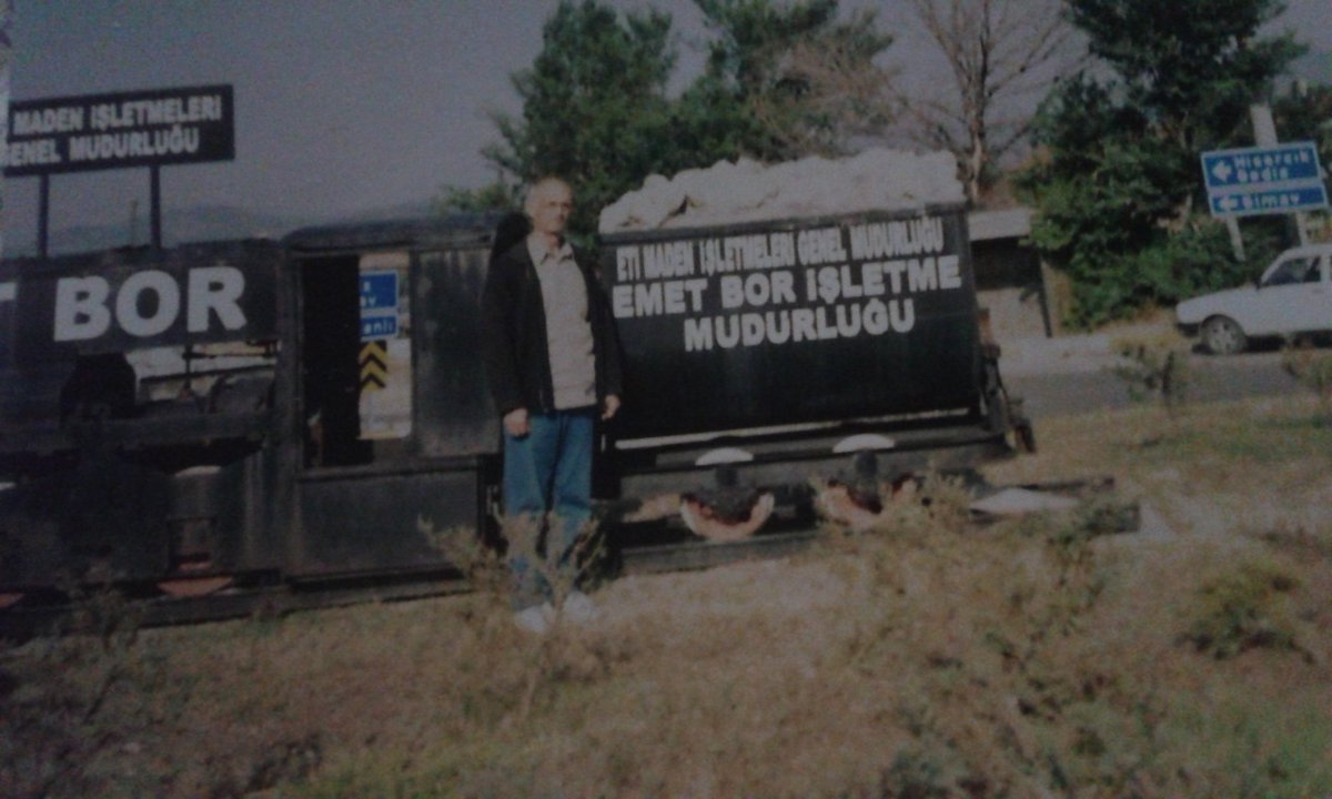 Geçmiş değerli bir anım, Geleceğin yakıtı bor madeni şimdi satış sürecinde. 
Yetkili kurum değerinin çok altında (gerçek değeri 9 trilyon dolar) 40 milyon dolara Amerikan şirketi Riotinto ya.
Üretici mi? Tüketici mi? Olmalı, Bilmem ki ... !