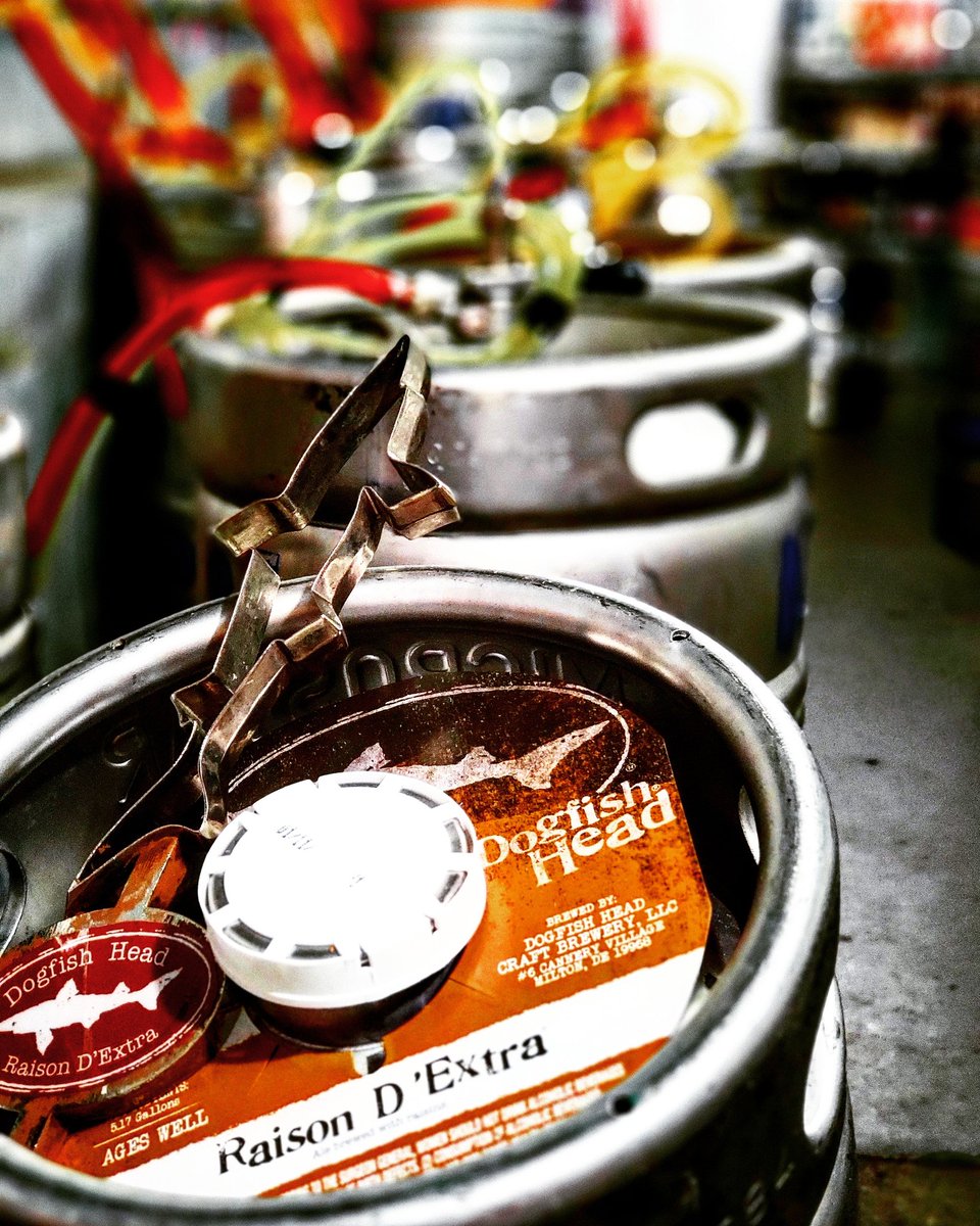 SaucerSugarLand's tweet photo. Tap Night at 7pm we're releasing @dogfishbeer Raison D'Extra!

This immodest brew, made with an obscene amount of malt, brown sugar and raisins, takes Belgian-style browns to new heights. 15-17%ABV

#saucersugarland #dogfishheadbrewery #raisondextra #tapnight #rarebeer https://t.co/DiZzYiBvpa