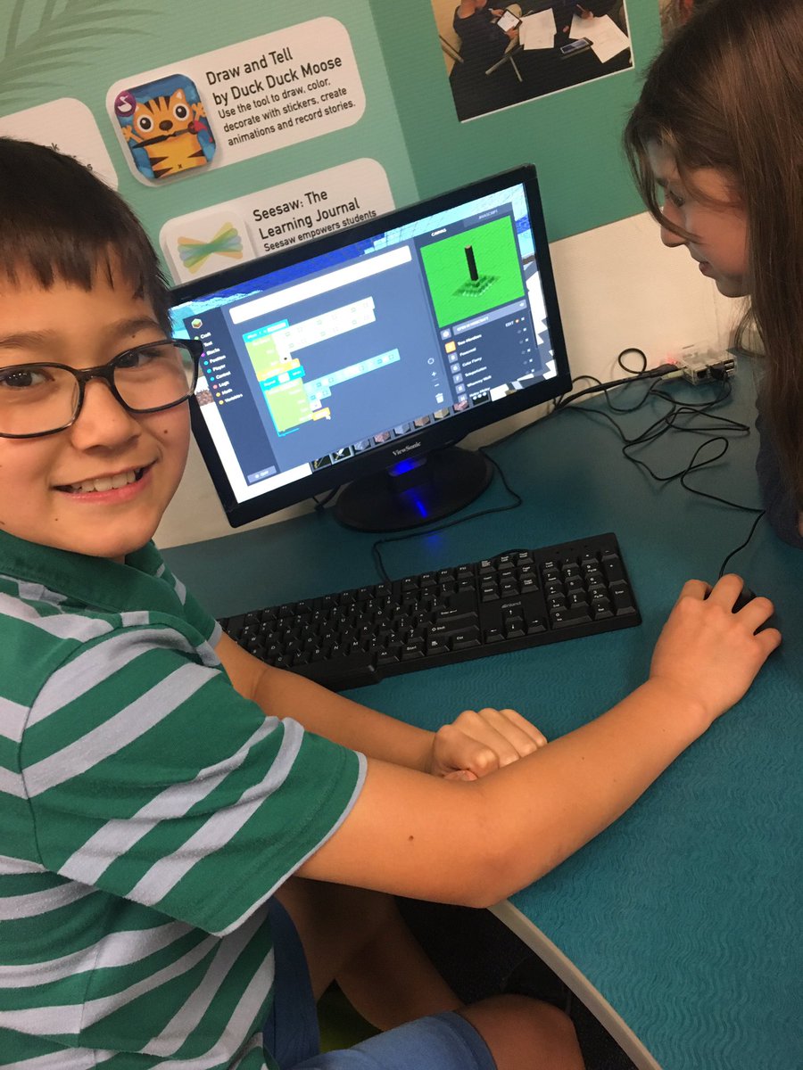 LorenaToone's tweet image. Acacia engineers are hacking Minecraft using block coding. #kano #RaspberryPi #fsdlearns #coding @Acaciapride @DrRebeccaAcosta @FullertonSD @fullerton